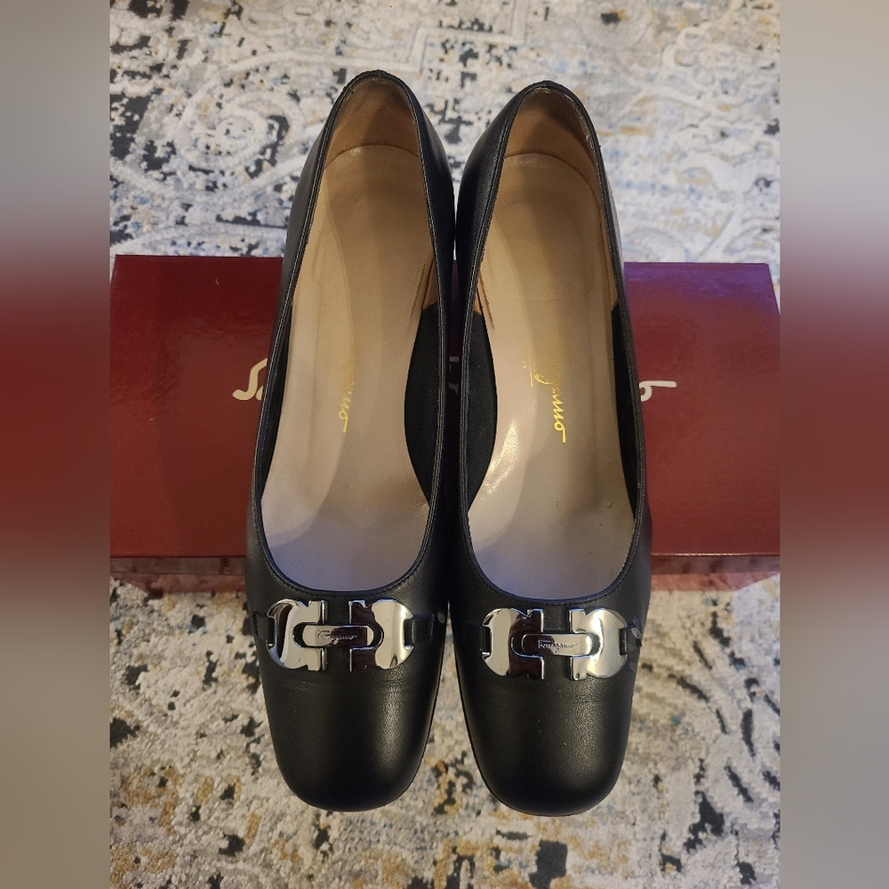 Salvatore Ferragamo Boutique Leather Kitten Heels